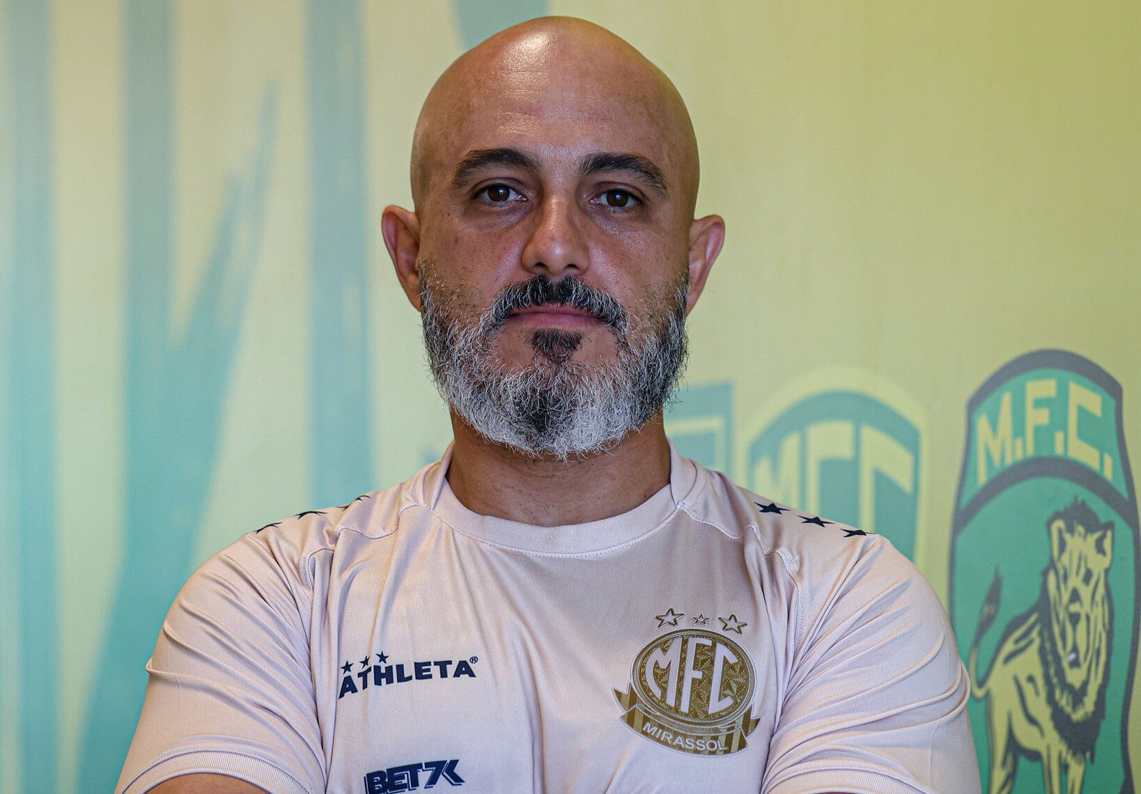 Rafael Guanaes, treinador do Mirassol, diz que se inspirou no Football Manager