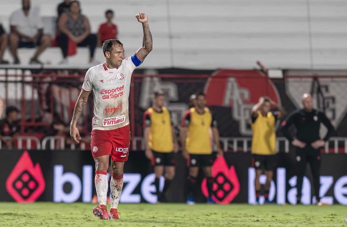 Vinícius, atacante do Náutico