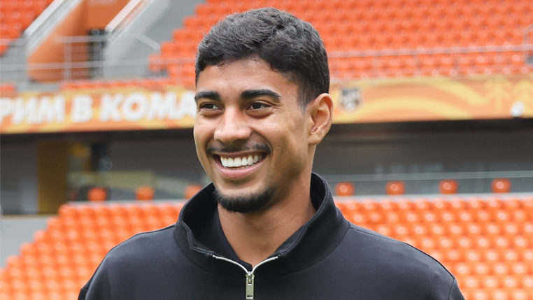 Zagueiro Ítalo se destaca pelo Ural na busca pelo acesso à elite do Campeonato Russo