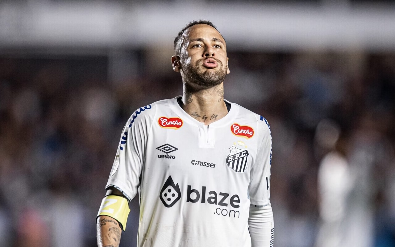 Neymar detona gramado da Vila Belmiro