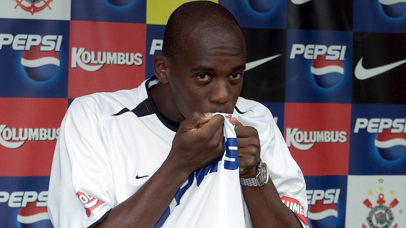 Régis Pitbull: ex-Corinthians volta a viver nas ruas em luta contra o crack